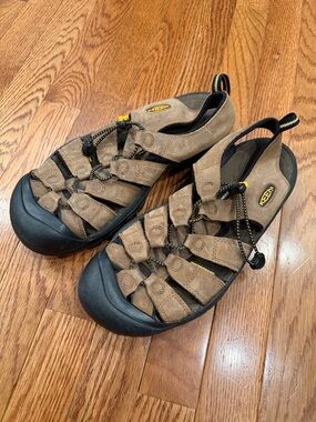 Keen Brown and Black Men’s Closed-Toe Sandals